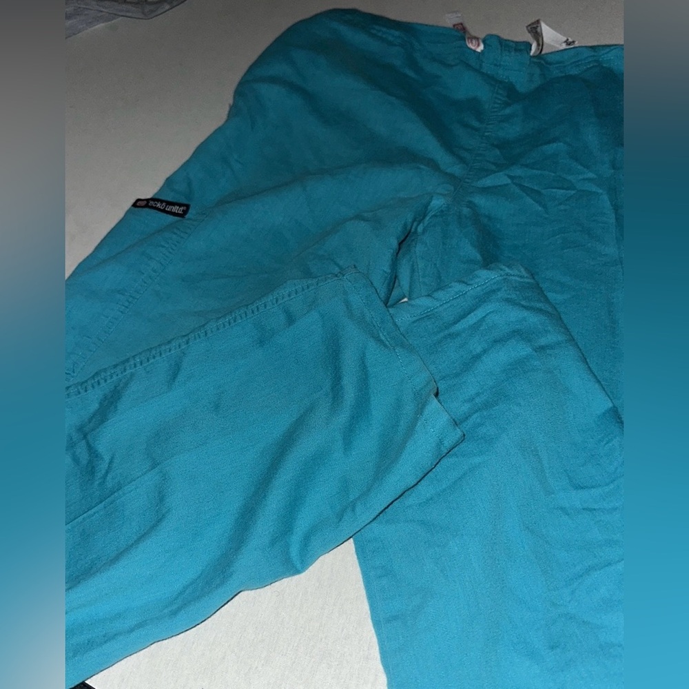 Womens Size Medium Ecko Unlimited Pants.